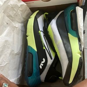 Barely worn Nike air max 2090 5.5 y =7 in womens